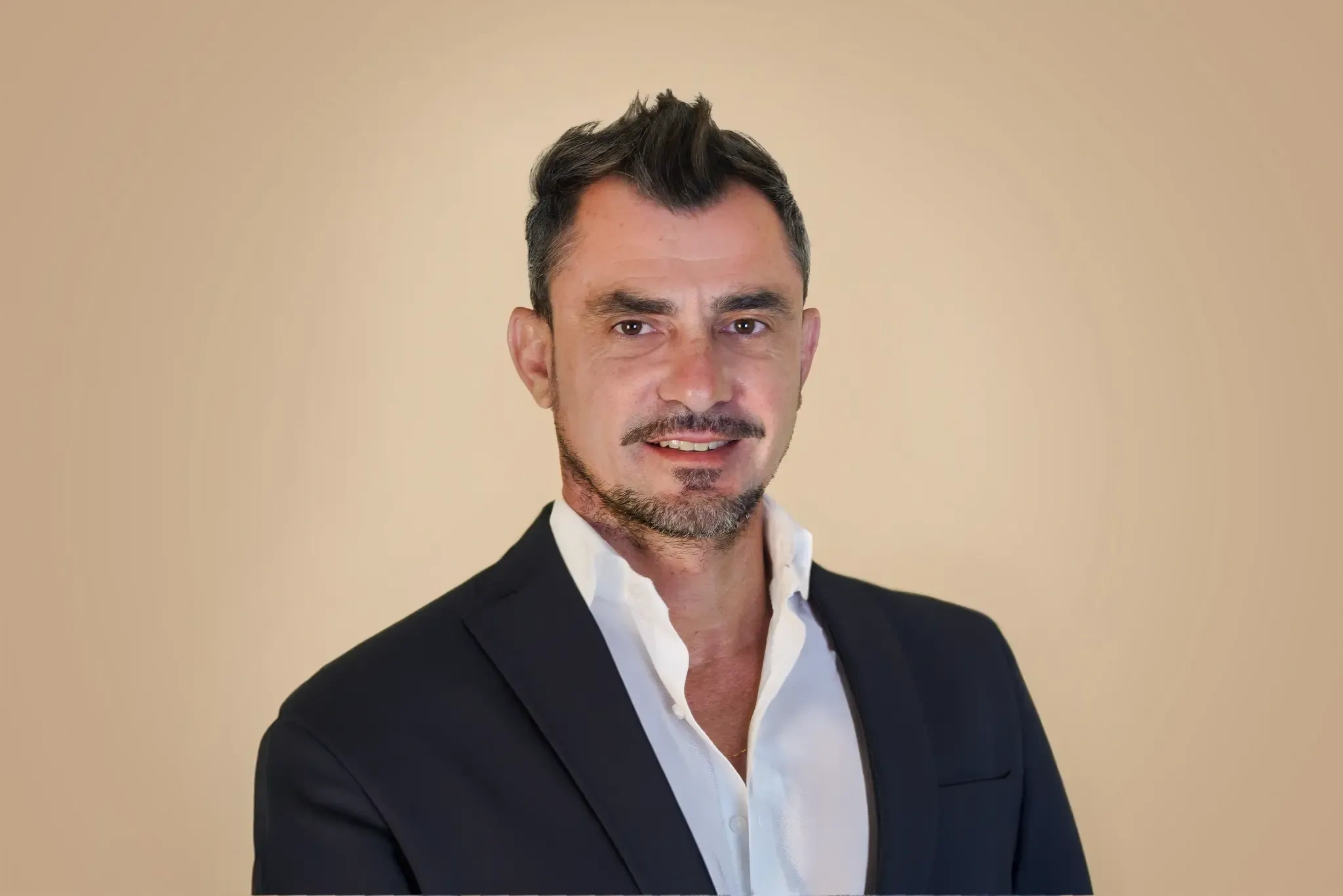 Dr. Martín Gastón Álvarez, mejor cirujano plástico en Barcelona 2026